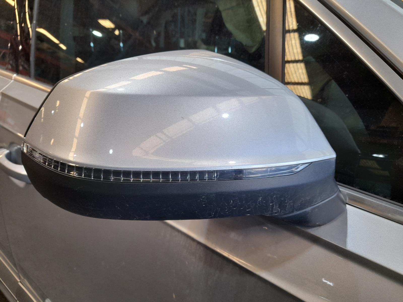 View Auto part Right Door Mirror Audi Q7 2016
