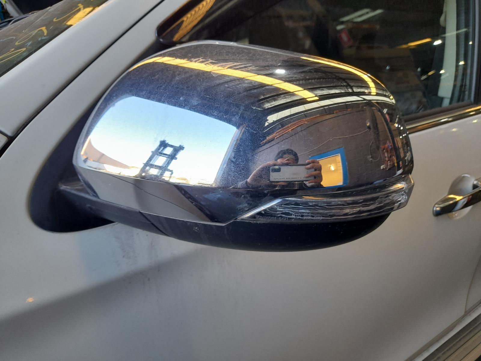 View Auto part Left Door Mirror Mitsubishi Pajero 2016