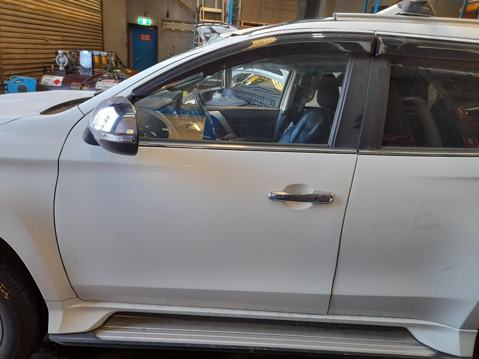 View Auto part Left Front Door Window Mitsubishi Pajero 2016