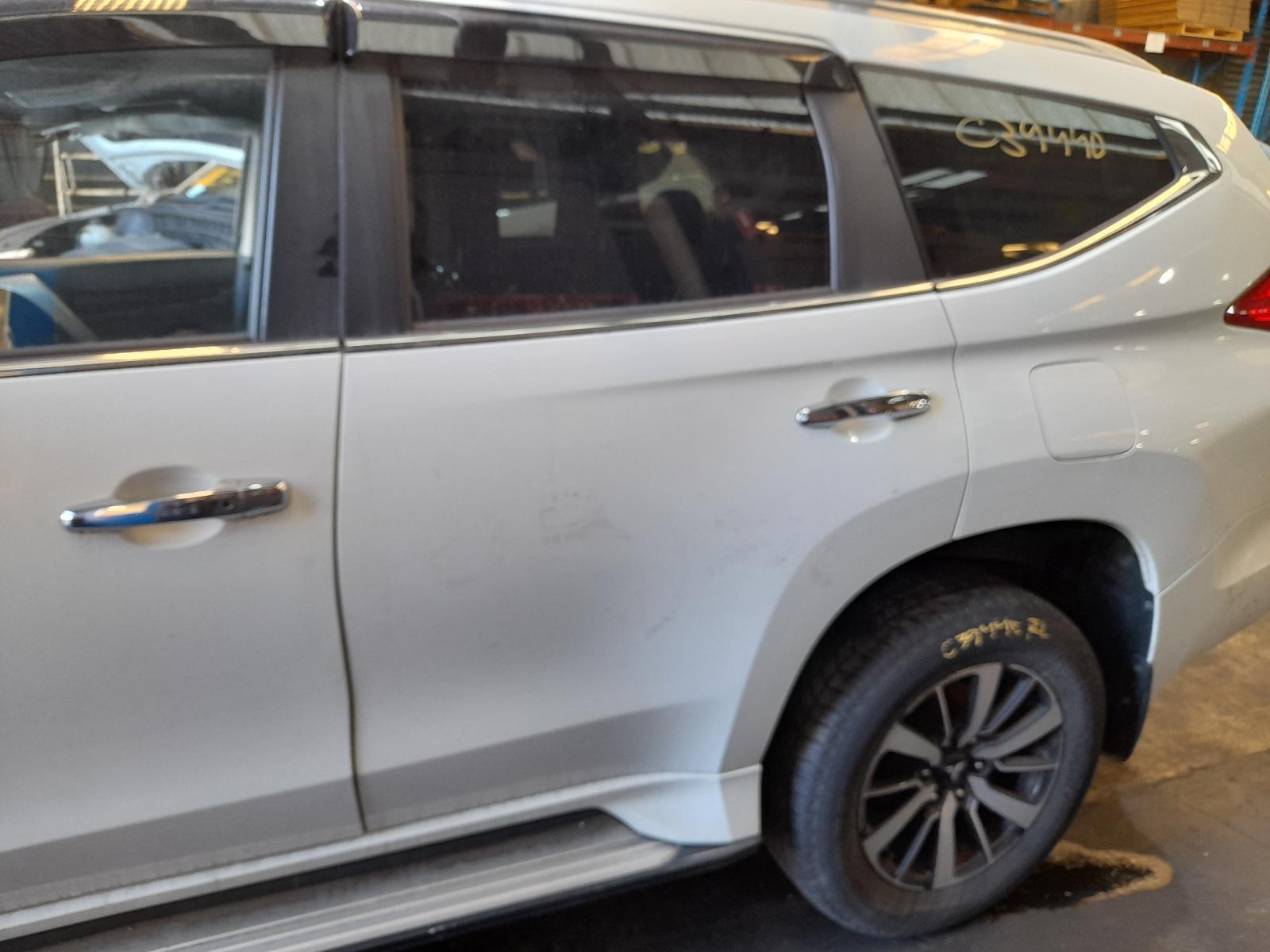 View Auto part Left Rear Door/Sliding Mitsubishi Pajero 2016