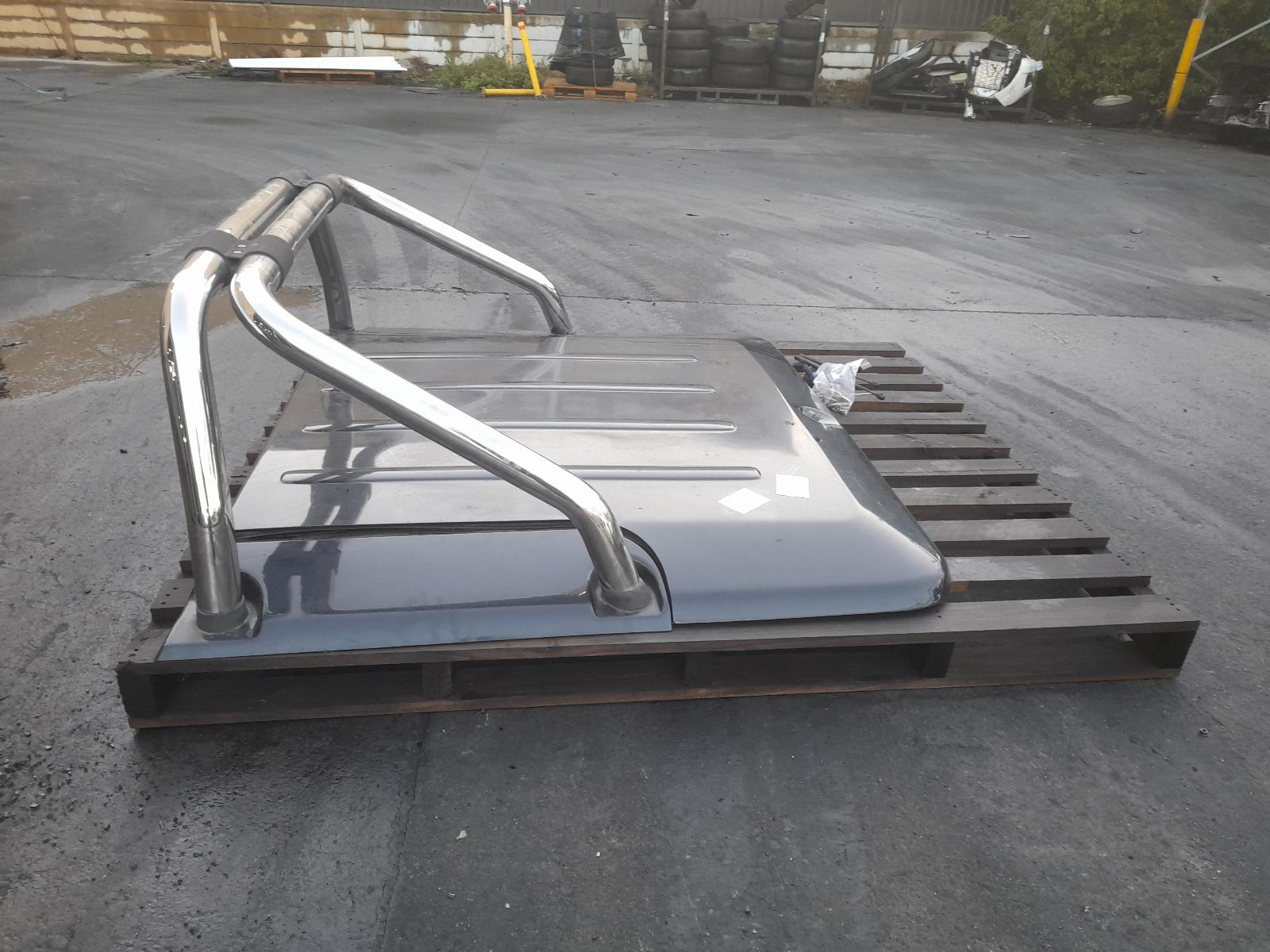 View Auto part Tonneau/Cover Volkswagen Amarok 2012