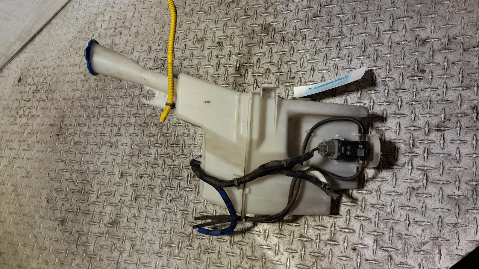 View Auto part Washer Bottle Hyundai Tucson 2017