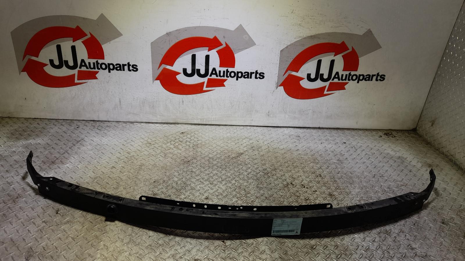 View Auto part F/Bar Reinforc/Brack Mercedes C Class 2013