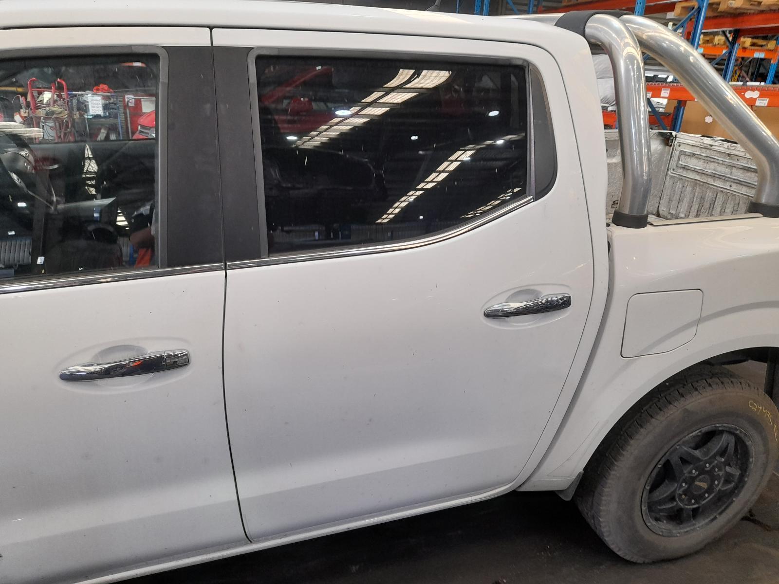 View Auto part Left Rear Door/Sliding Nissan Navara 2019