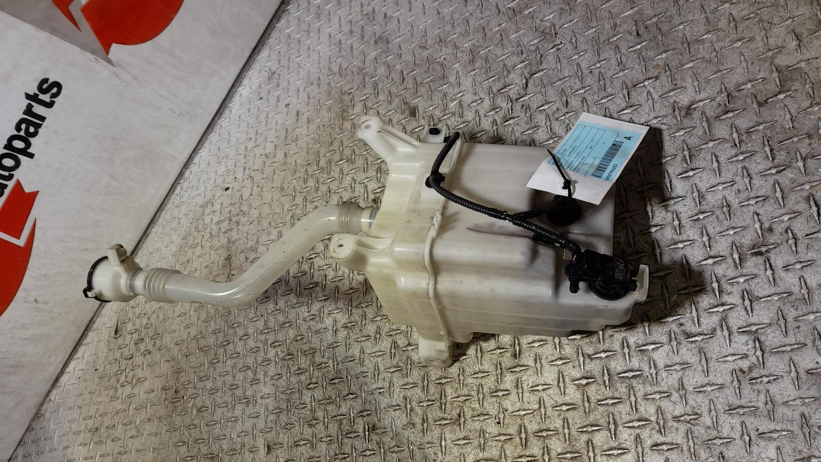 View Auto part Washer Bottle Toyota Kluger 2015