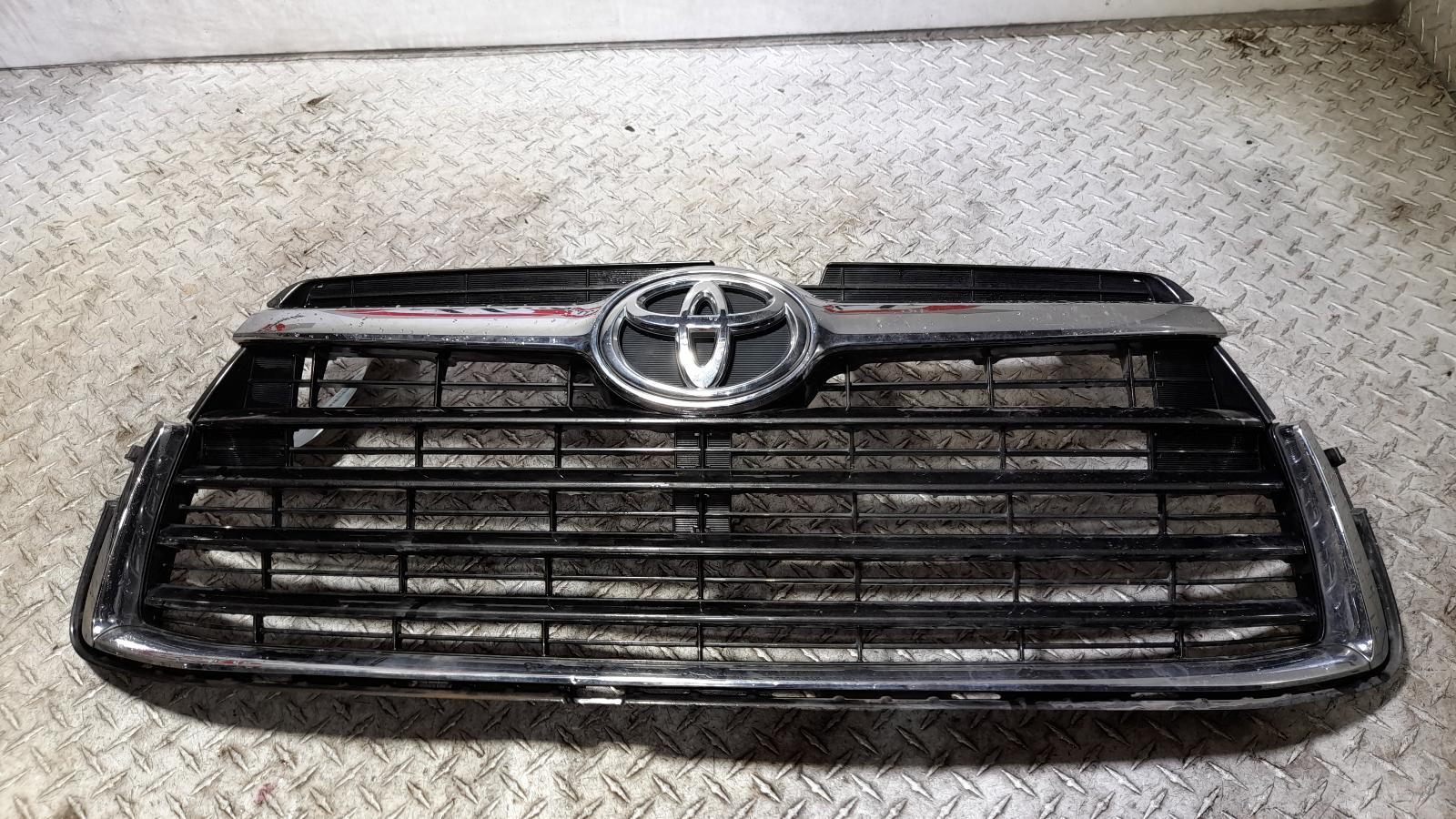 View Auto part Grille Toyota Kluger 2015