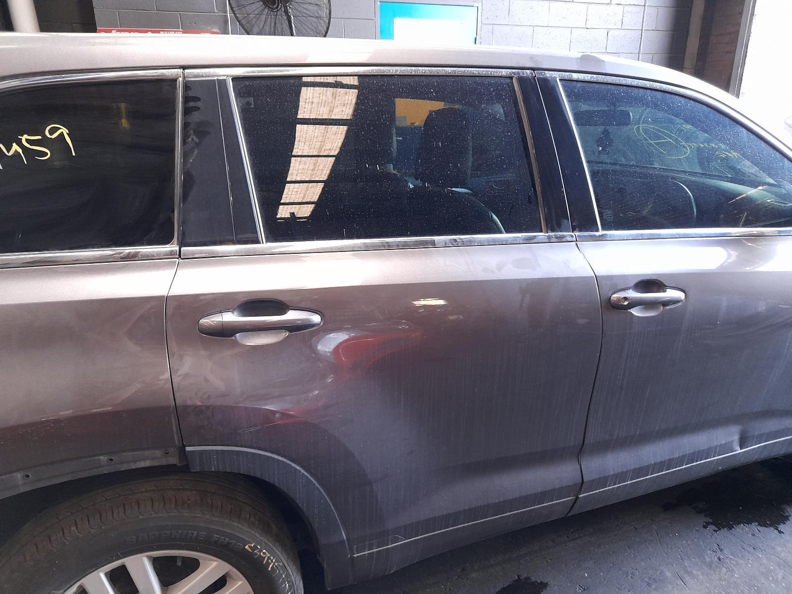 View Auto part Right Rear Door Window Toyota Kluger 2015