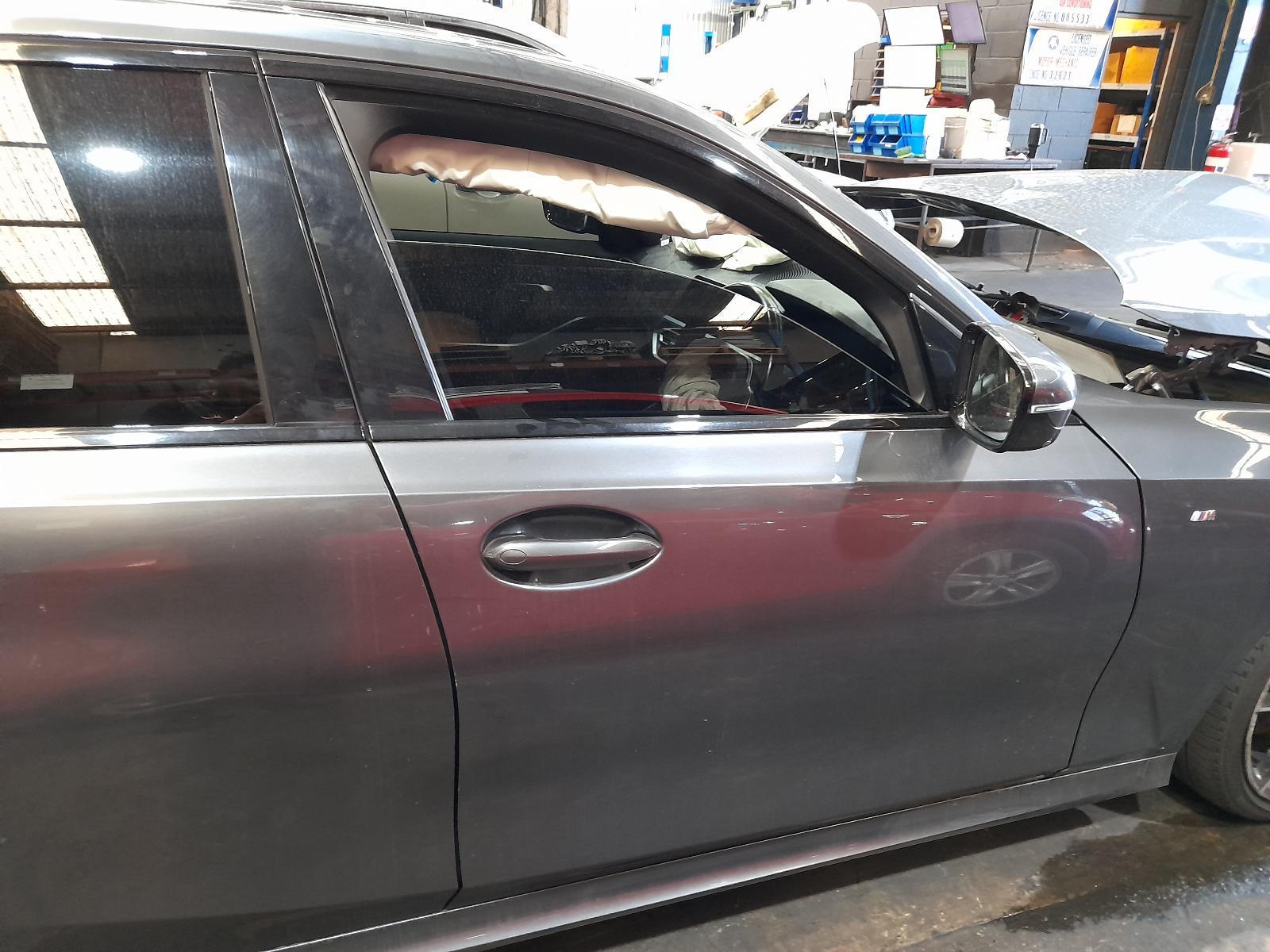 View Auto part Right Front Window Reg/Motor Bmw 3 Series 2022