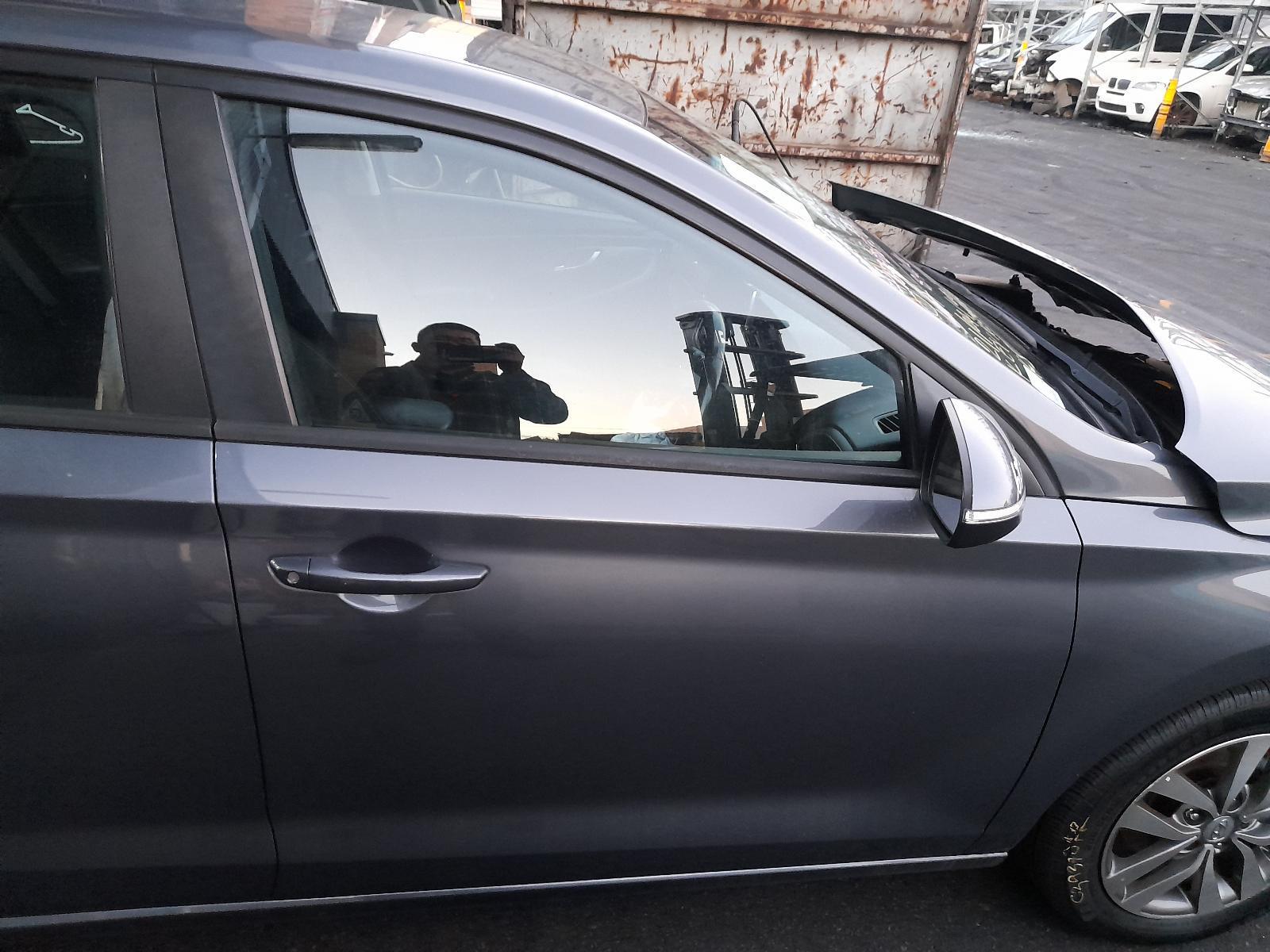 View Auto part Right Front Door Window Hyundai I30 2018
