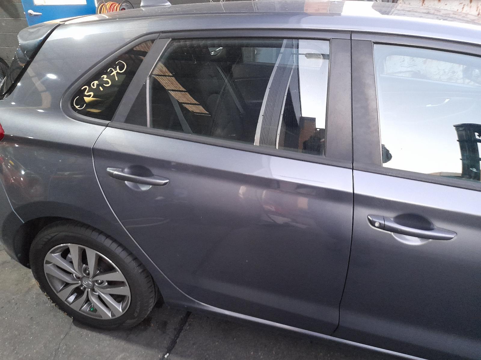 View Auto part Right Rear Door Sliding Hyundai I30 2018