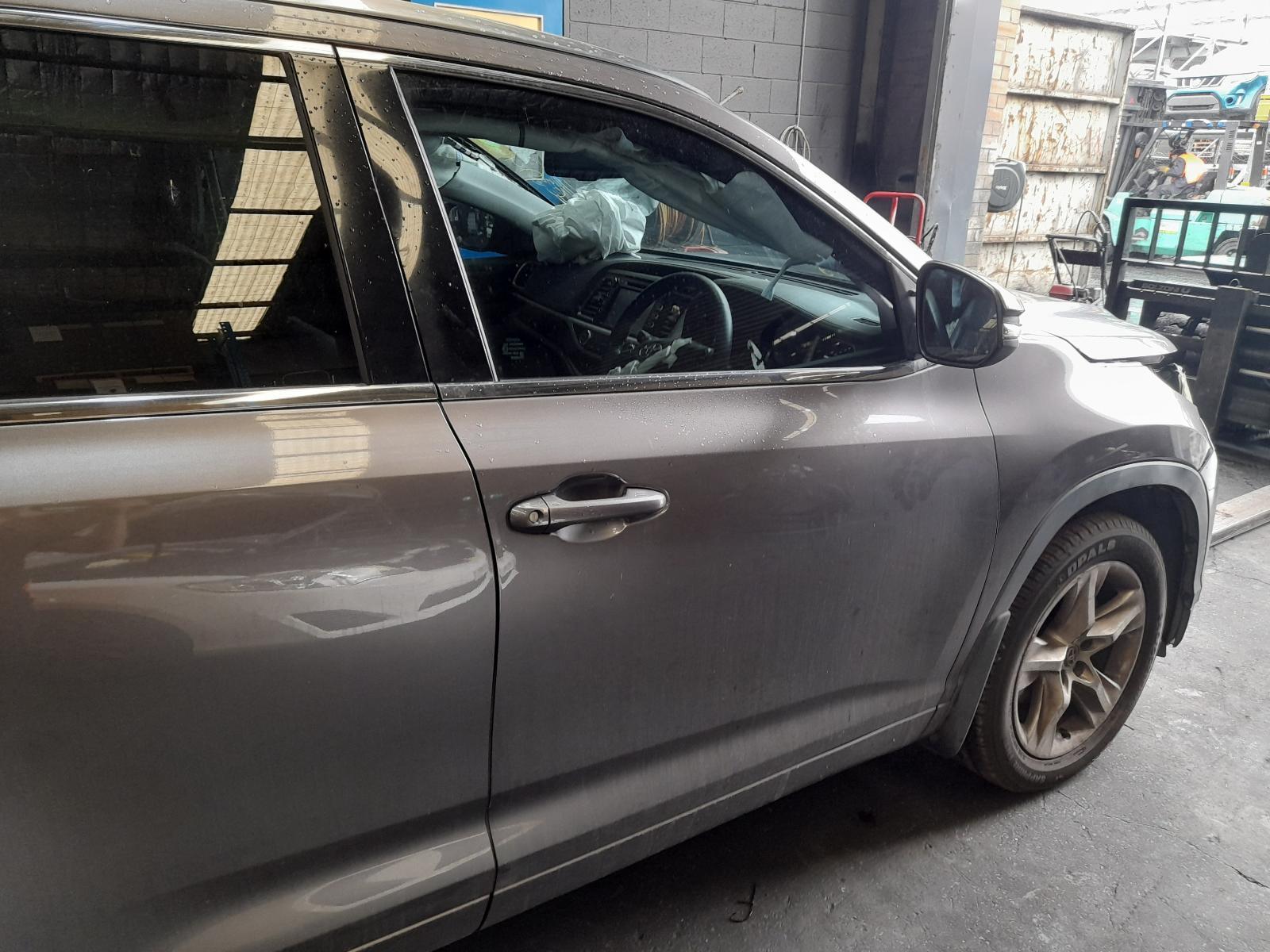 View Auto part Right Front Window Reg/Motor Toyota Kluger 2015