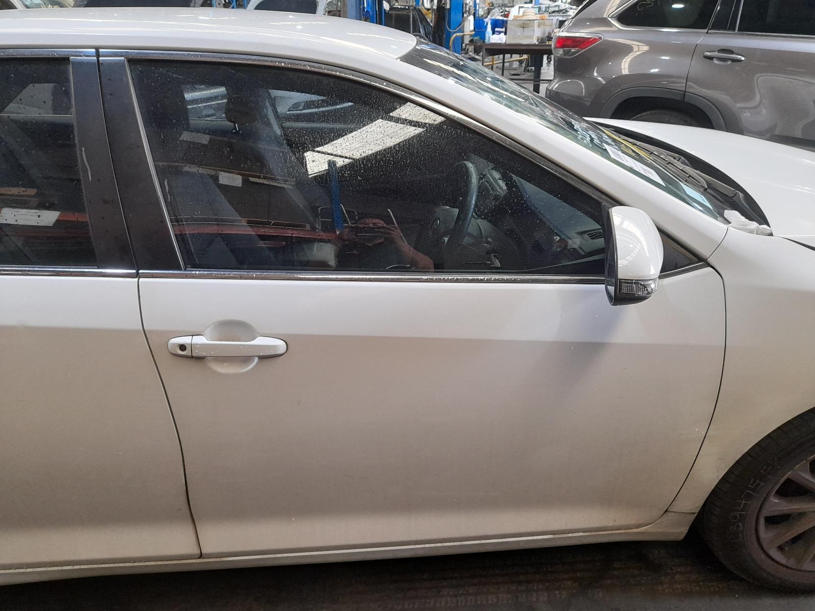 View Auto part Right Front Window Reg/Motor Toyota Camry 2013