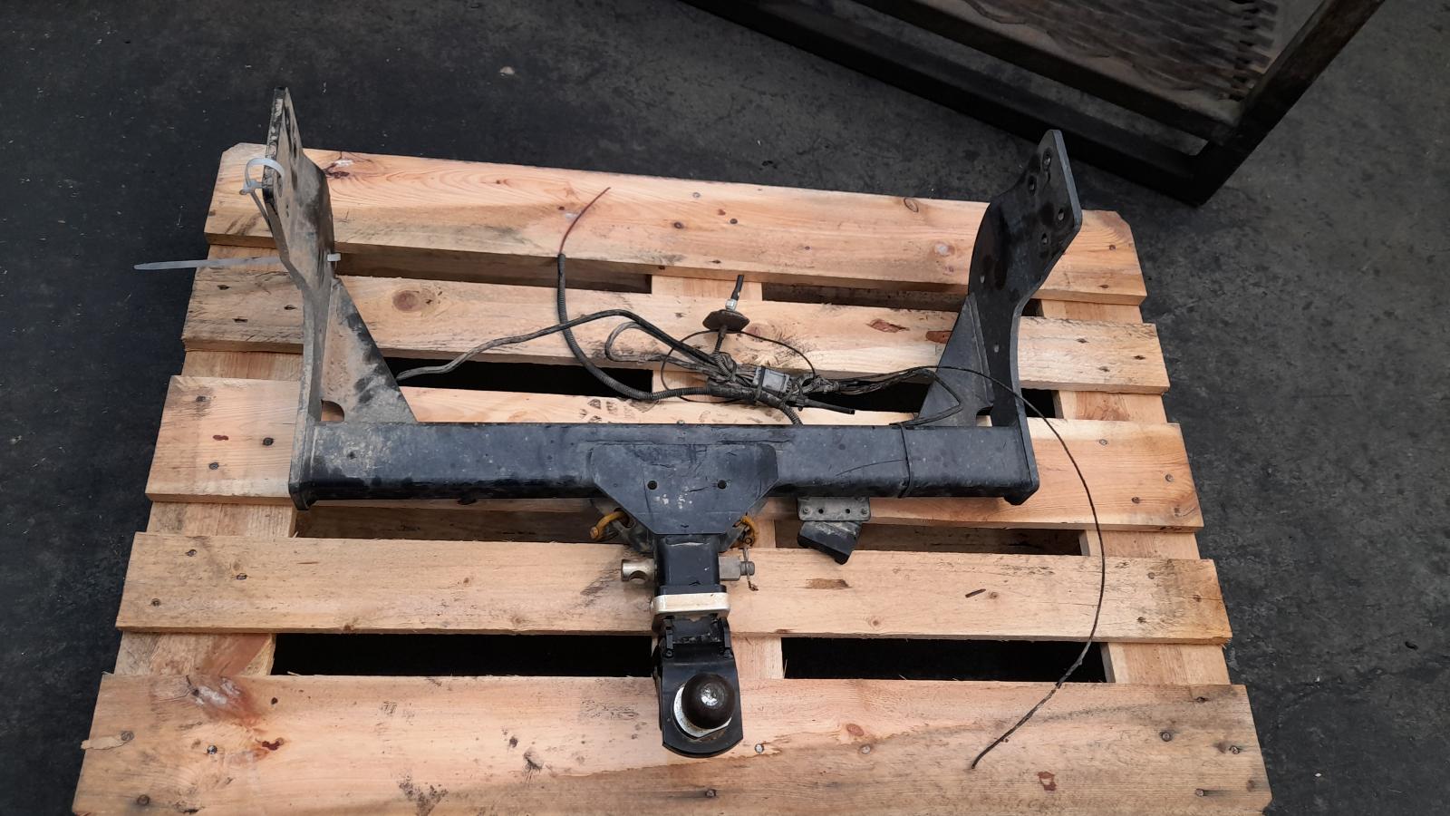 View Auto part Towbar Ford Transit Custom 2016