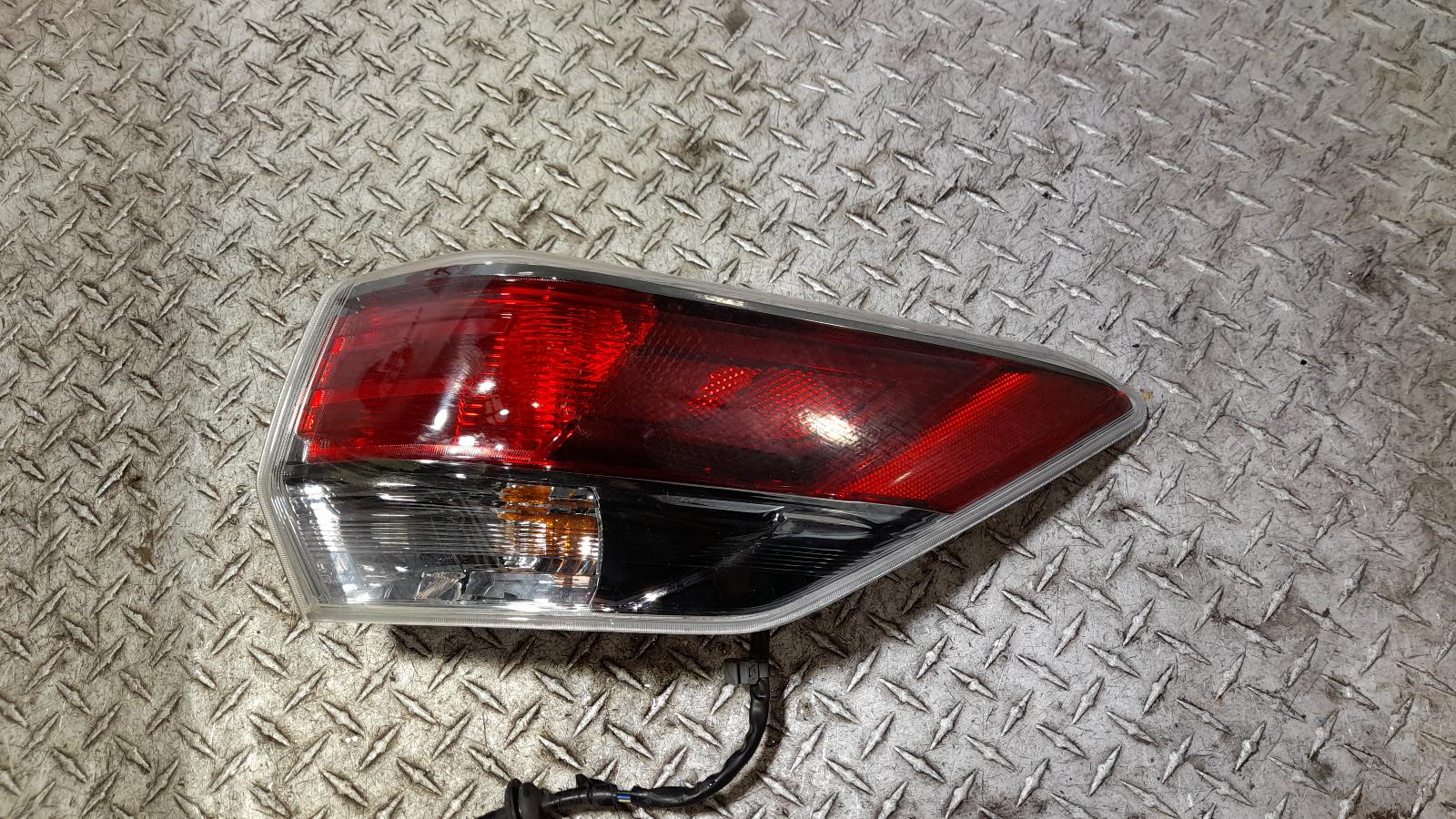 View Auto part Right Taillight Toyota Kluger 2015