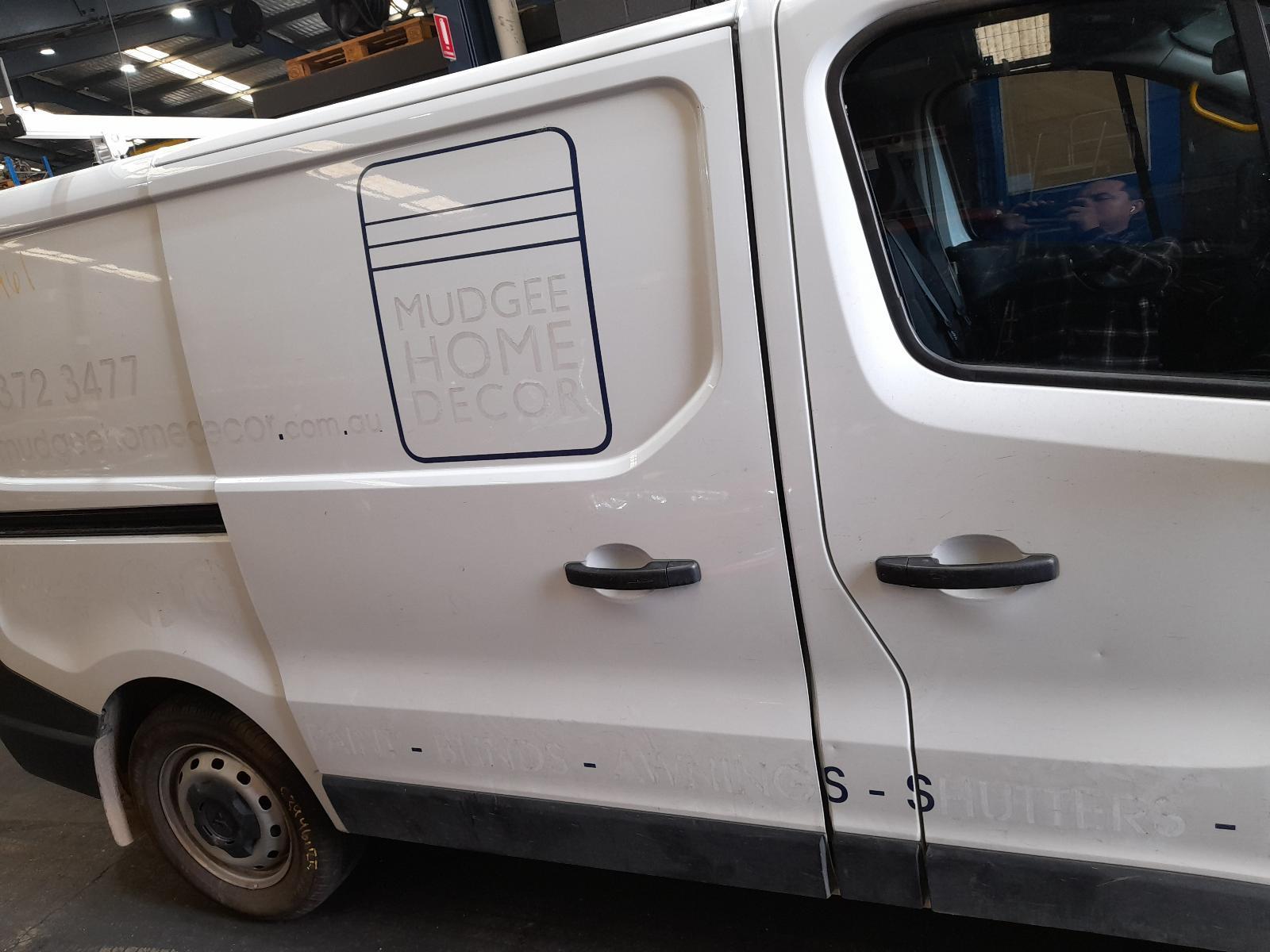 View Auto part Right Rear Door Sliding Mitsubishi Express 2020