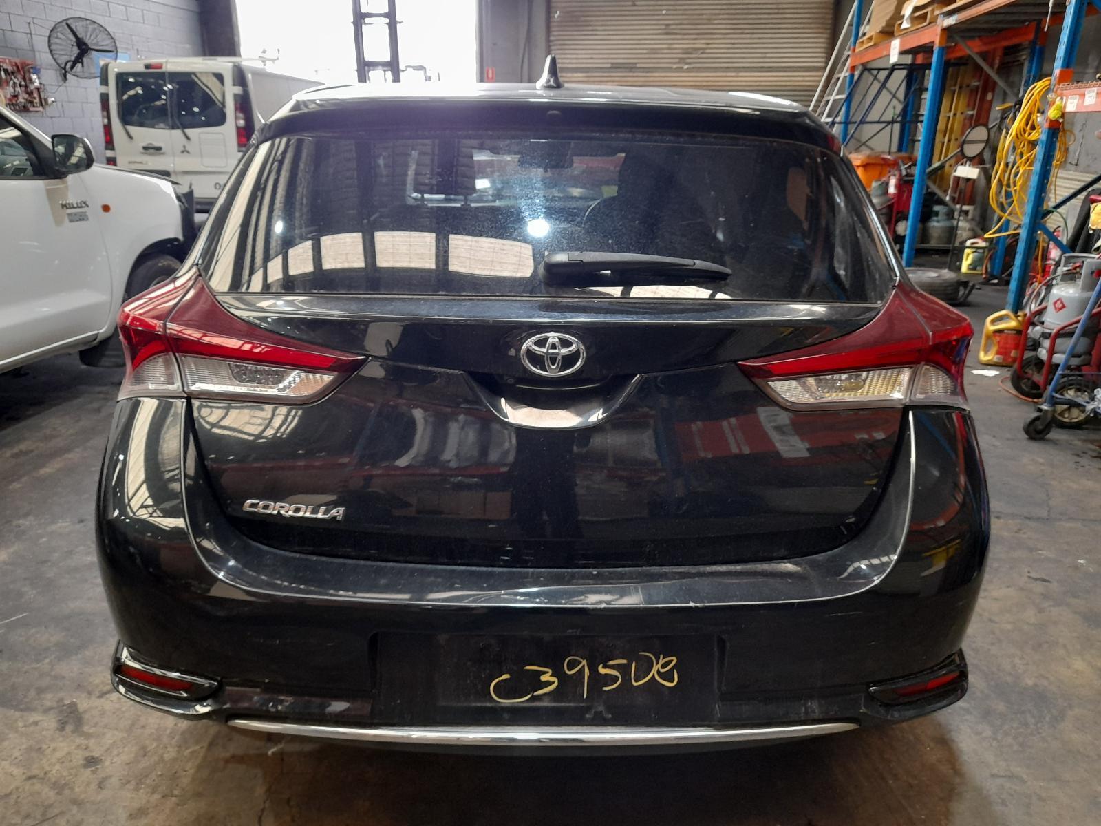 View Auto part Rear/Tailgate Glass Toyota Corolla 2015