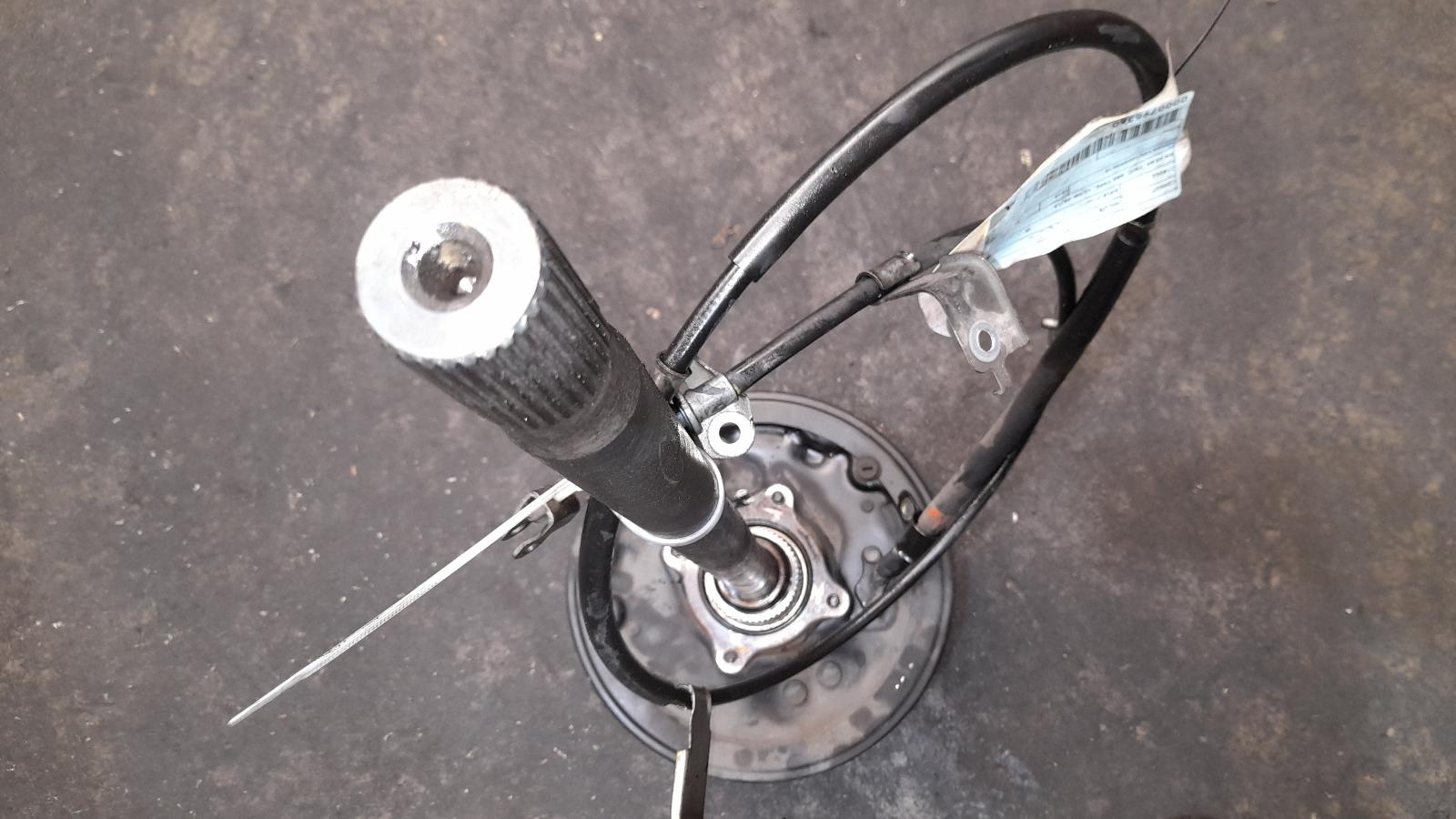 View Auto part Axle Toyota Hilux 2015
