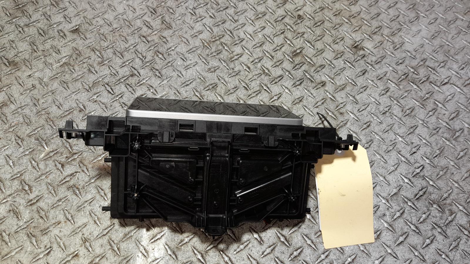 View Auto part Radio/Cd/Dvd/Sat/Tv Audi A5 2017