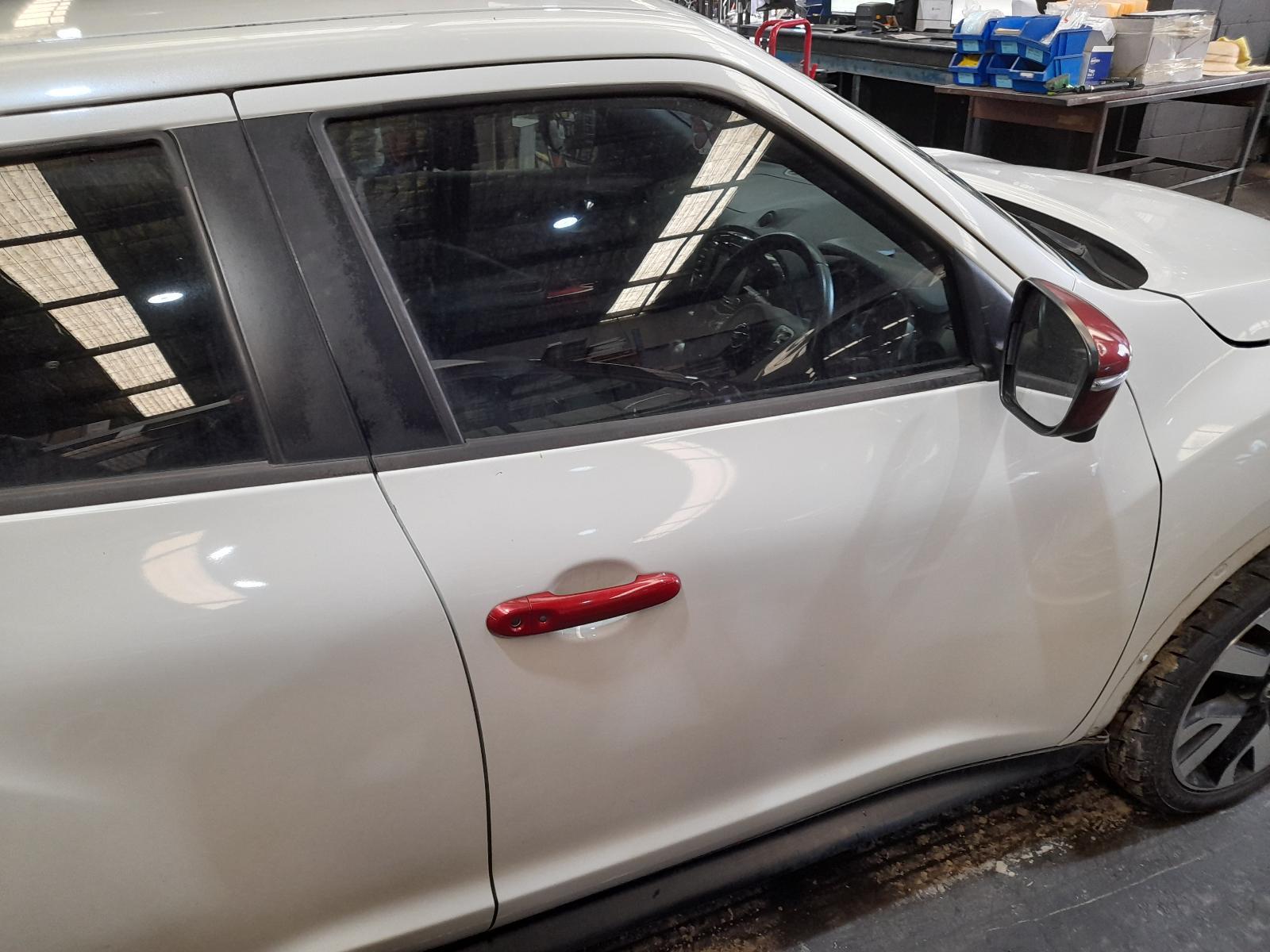 View Auto part Right Front Door Nissan Juke 2016