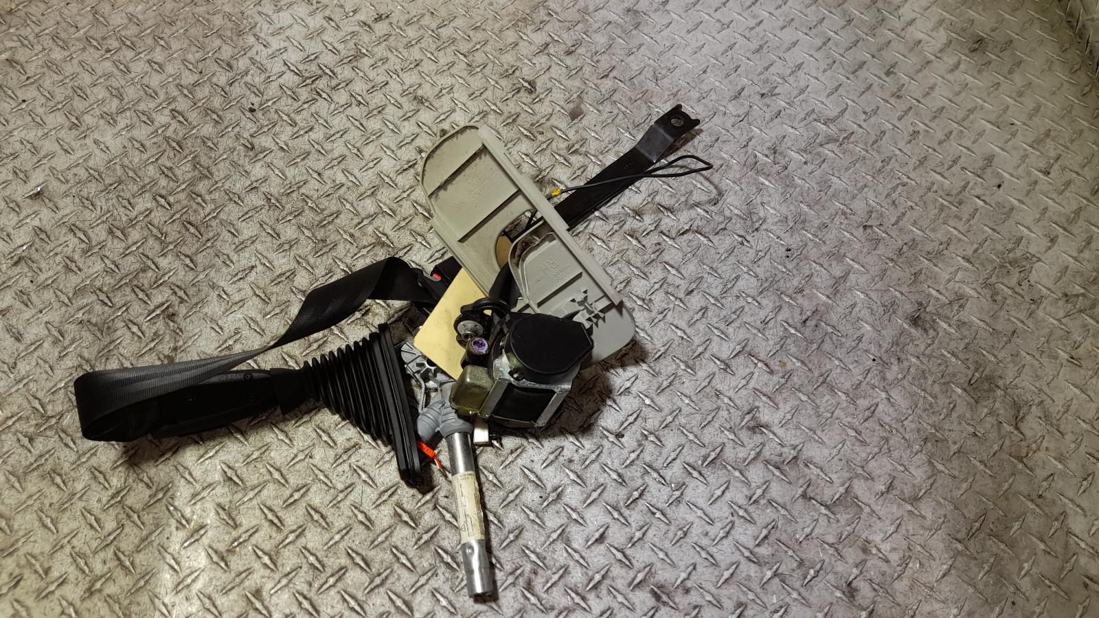 View Auto part Seatbelt/Stalk Nissan Dualis 2013