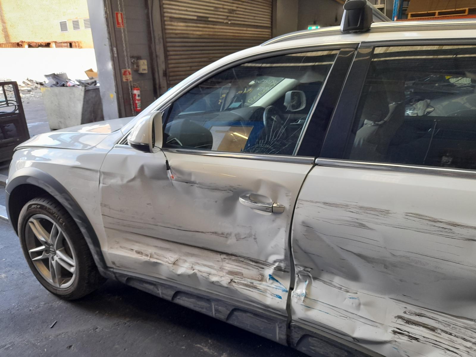 View Auto part Left Front Door Window Audi Q5 2015