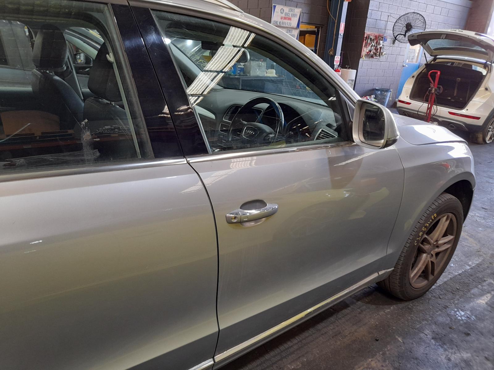 View Auto part Right Front Door Audi Q5 2014