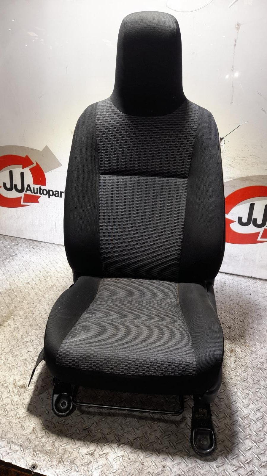 View Auto part Front Seat Toyota Hilux 2016