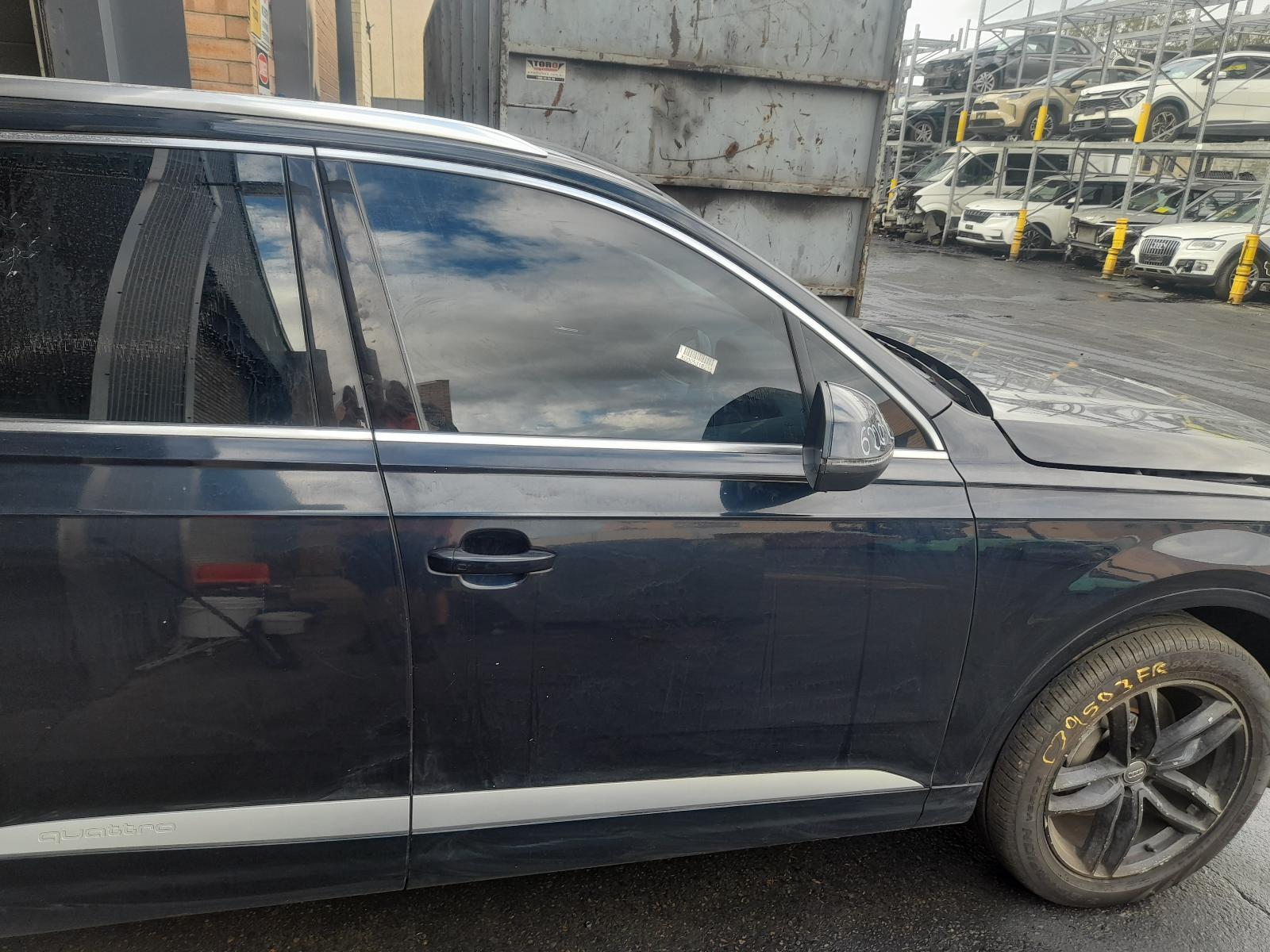 View Auto part Right Front Door Audi Q7 2017