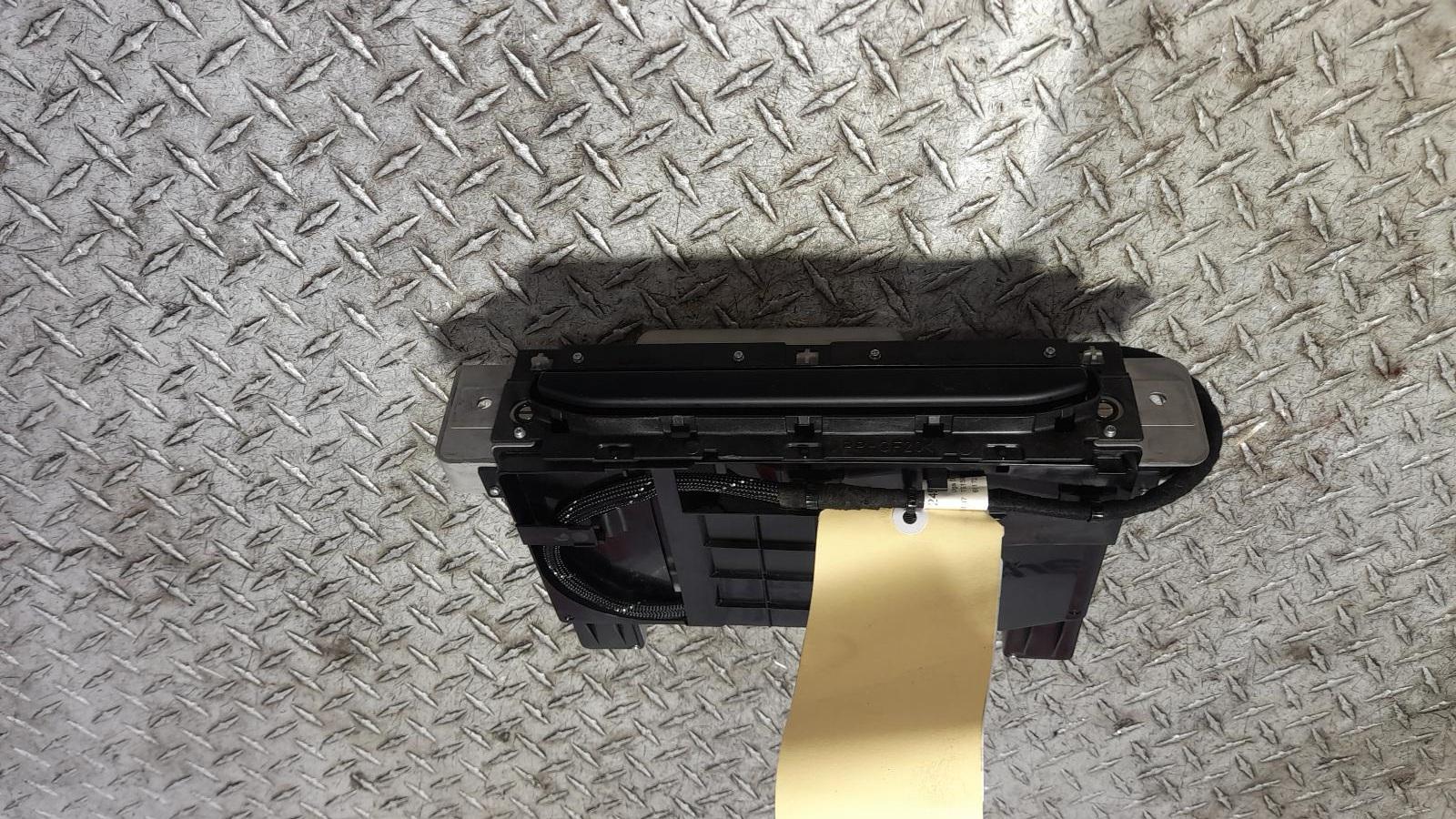 View Auto part Radio/Cd/Dvd/Sat/Tv Audi Q7 2017
