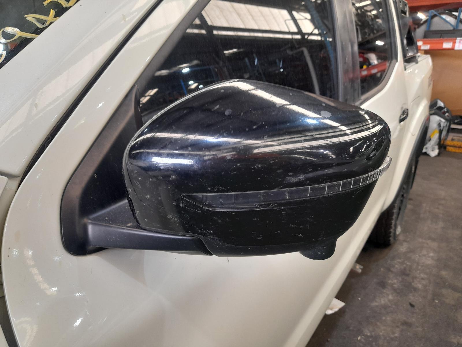 View Auto part Left Door Mirror Nissan Navara 2021