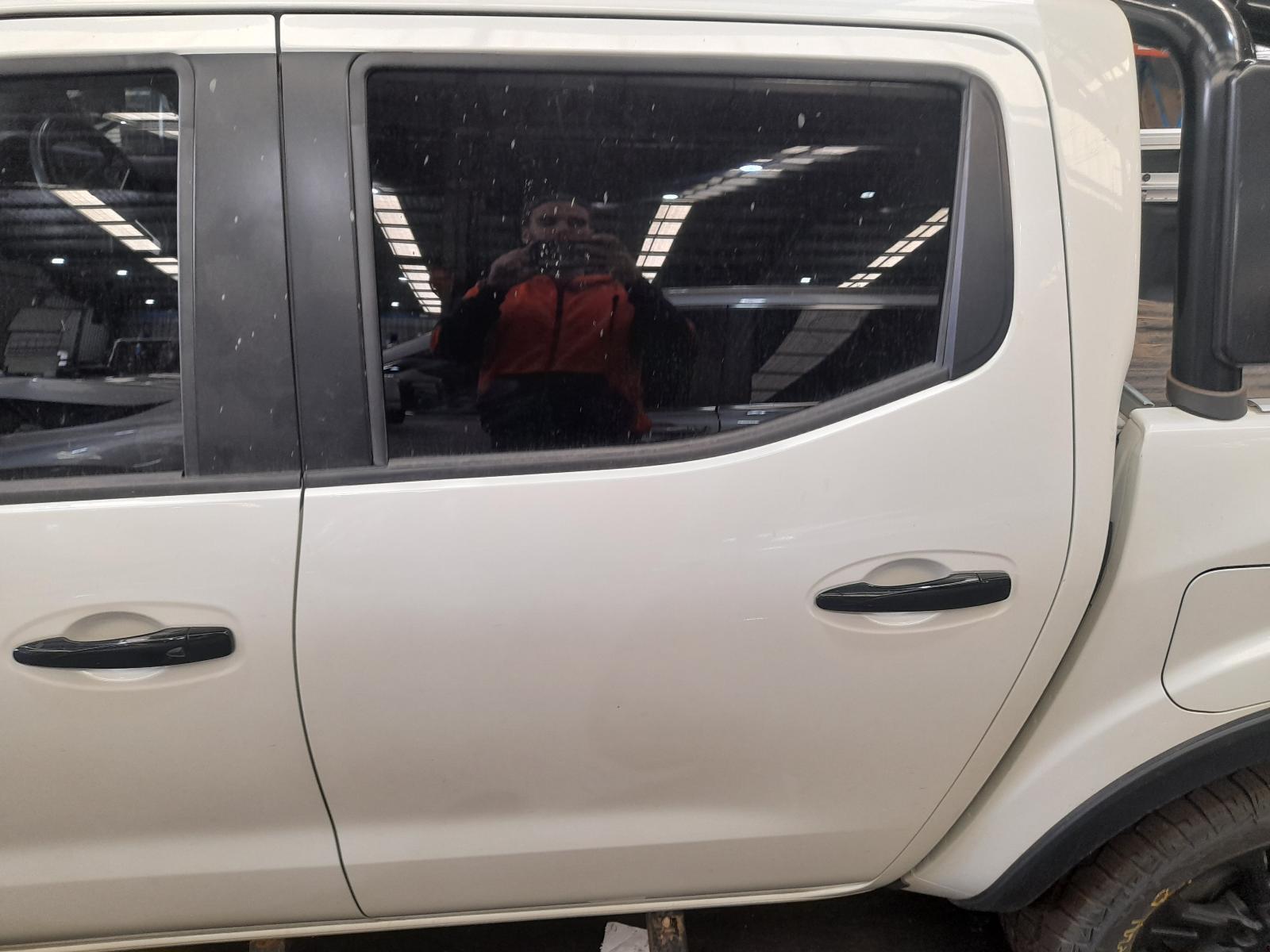 View Auto part Left Rear Door Window Nissan Navara 2021