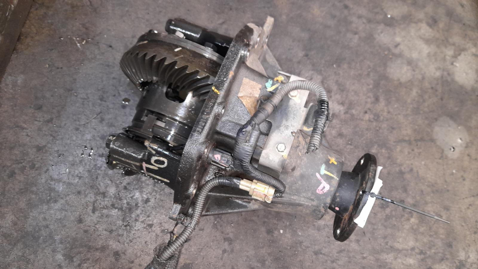 View Auto part Differential Centre Nissan Navara 2021
