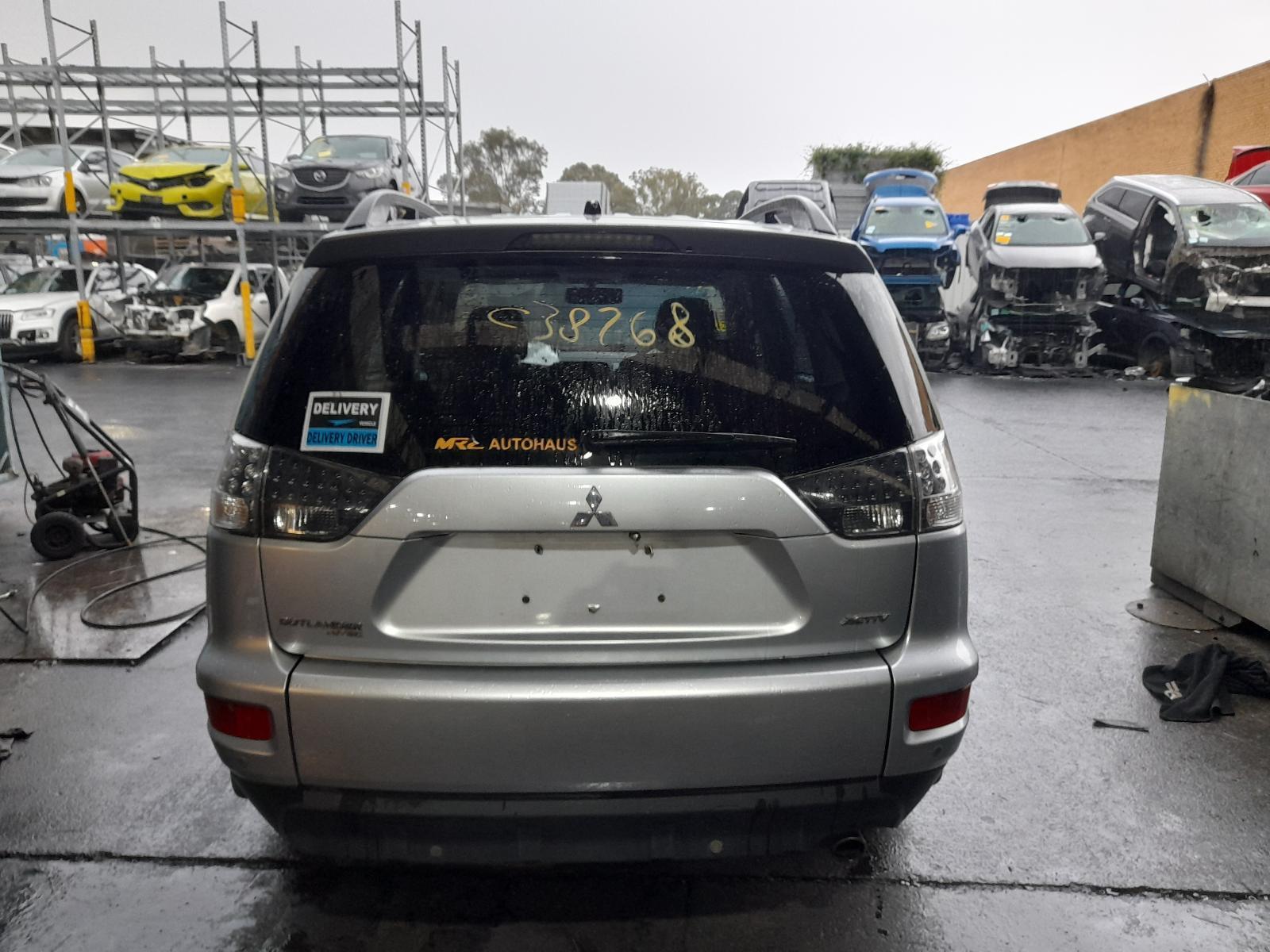 View Auto part Bootlid/Tailgate Mitsubishi Outlander 2011