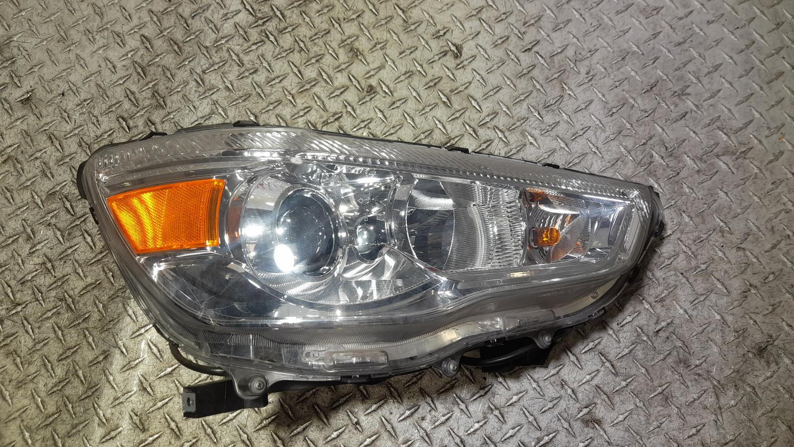 View Auto part Right Headlamp Mitsubishi Asx 2018