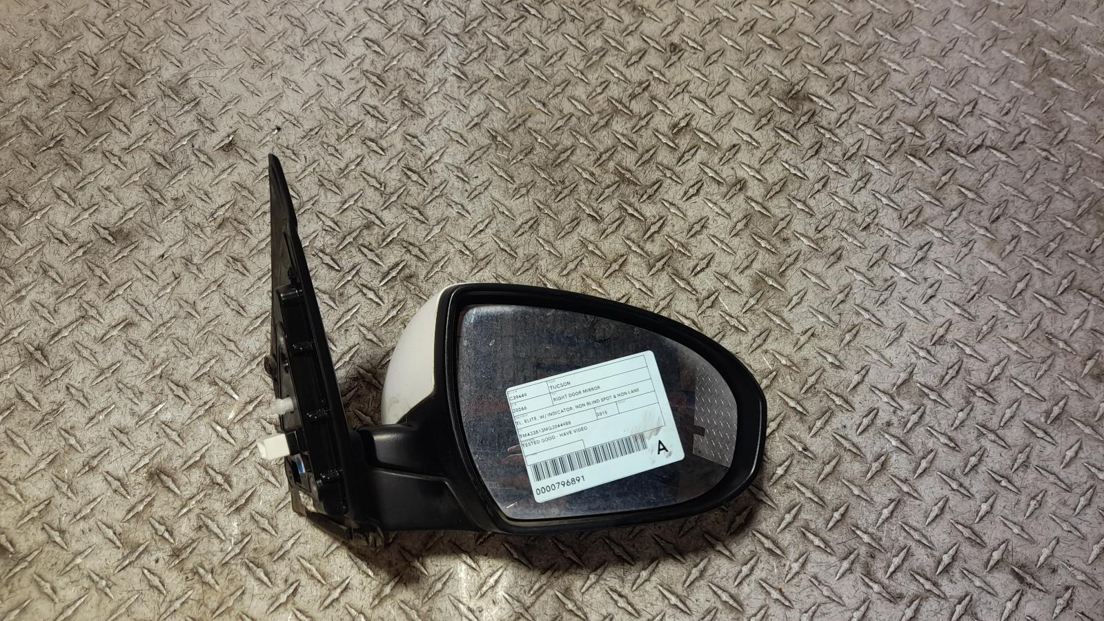 View Auto part Right Door Mirror Hyundai Tucson 2015