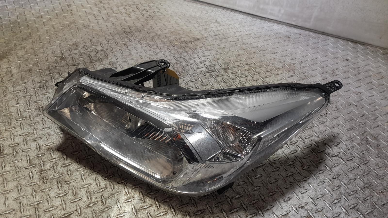 View Auto part Right Headlamp Subaru Forester 2015