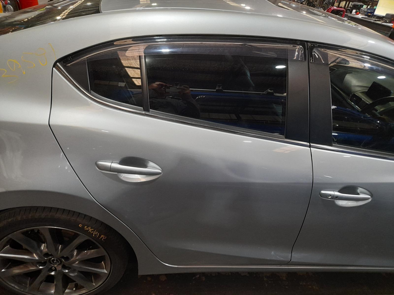 View Auto part Right Rear Wnd Reg/Motor Mazda 3 2017