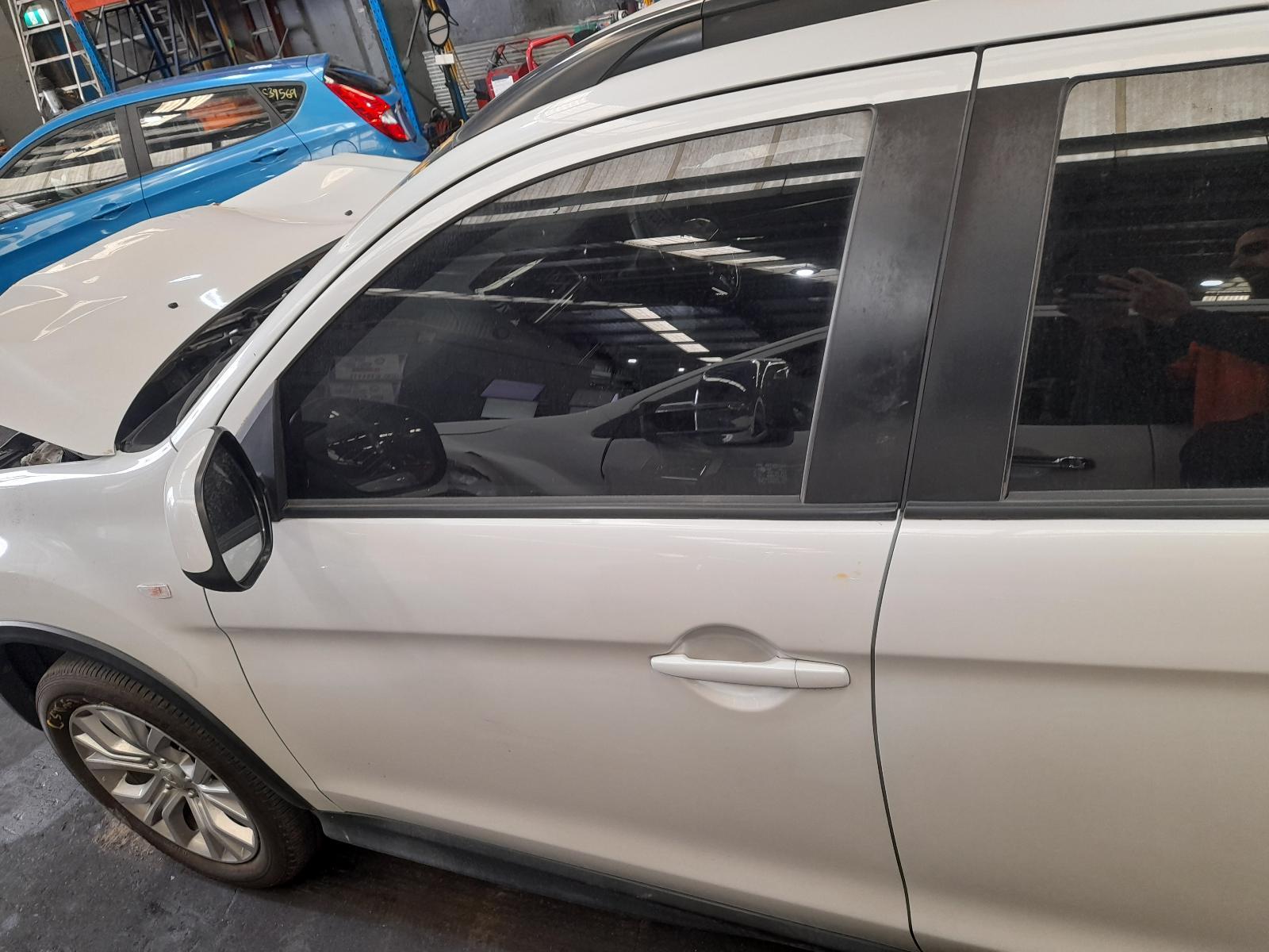 View Auto part Left Front Window Reg/Motor Mitsubishi Asx 2019