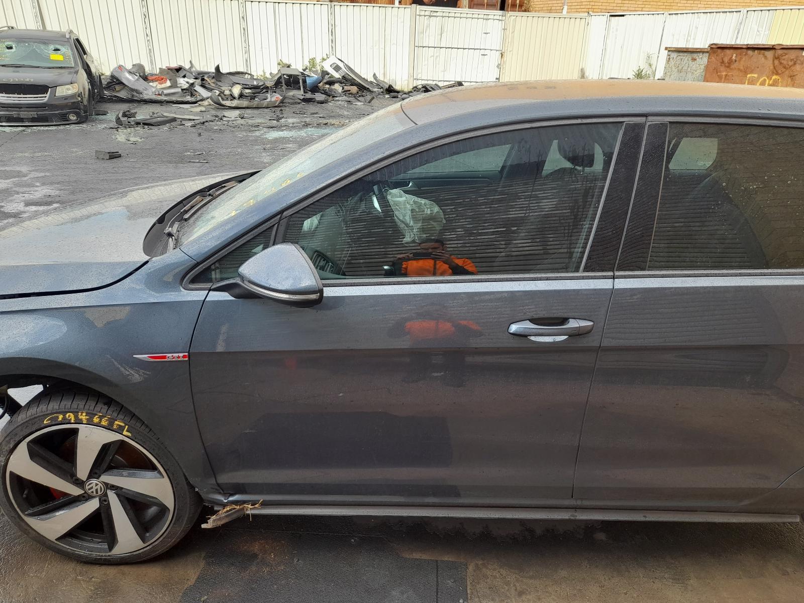 View Auto part Left Front Window Reg/Motor Volkswagen Golf 2017