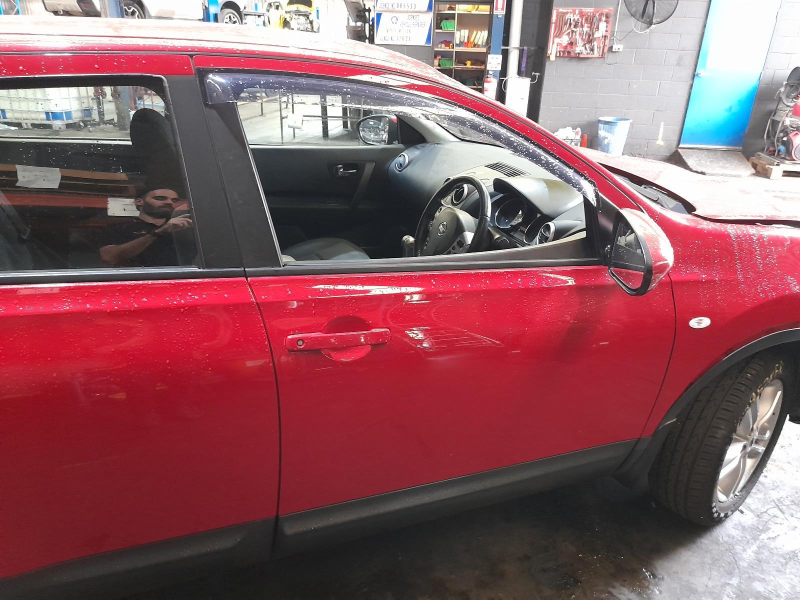 View Auto part Right Front Door Nissan Dualis 2013