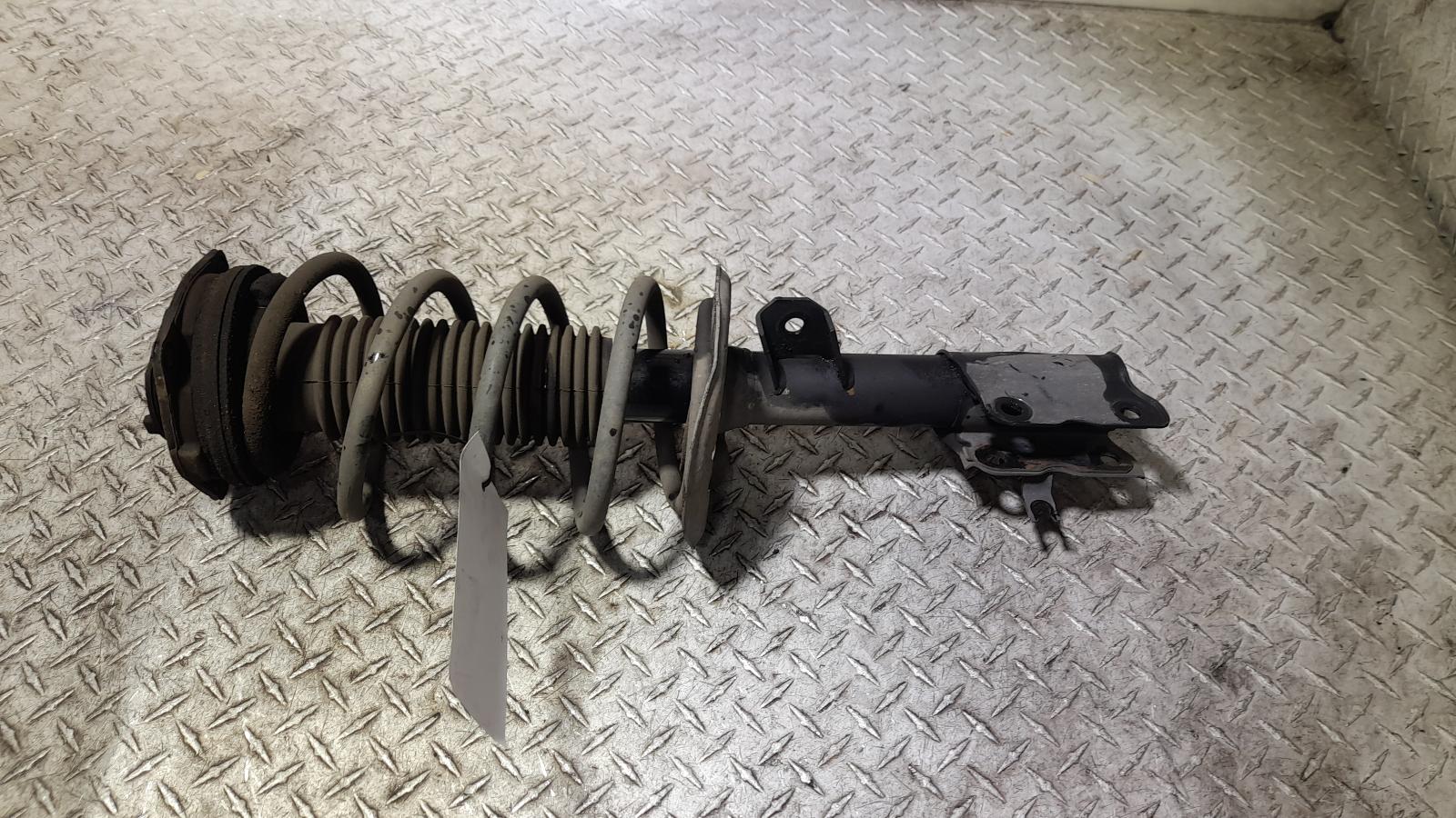 View Auto part Left Front Strut Nissan Dualis 2013