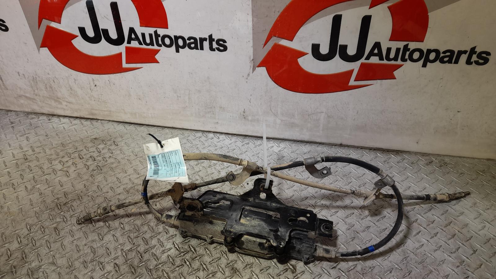 View Auto part Handbrake Actuator Hyundai Santa Fe 2015