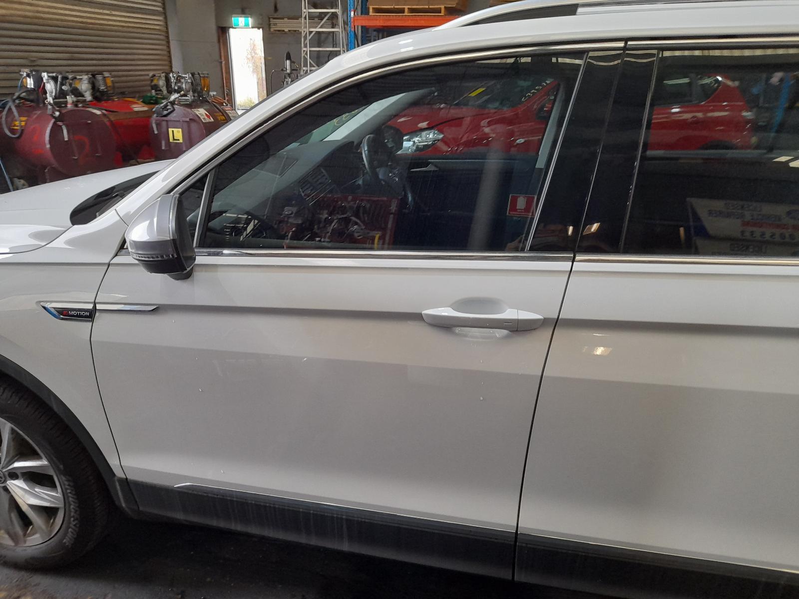 View Auto part Left Front Door Volkswagen Tiguan 2019