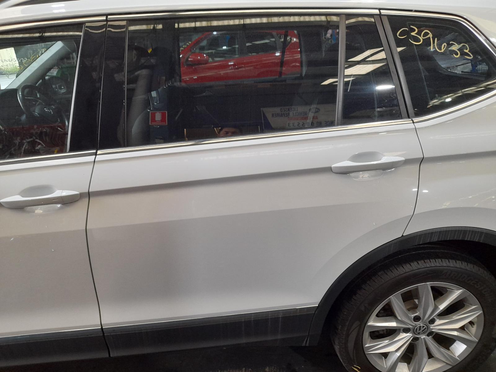 View Auto part Left Rear Wnd Reg/Motor Volkswagen Tiguan 2019