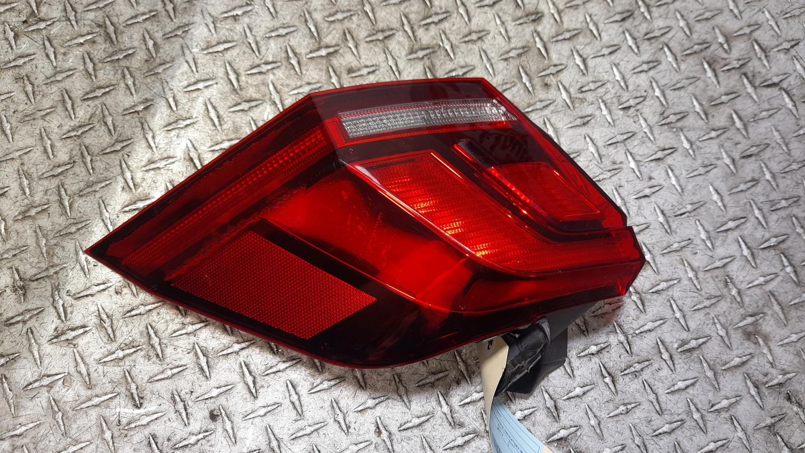 View Auto part Right Taillight Volkswagen Tiguan 2019