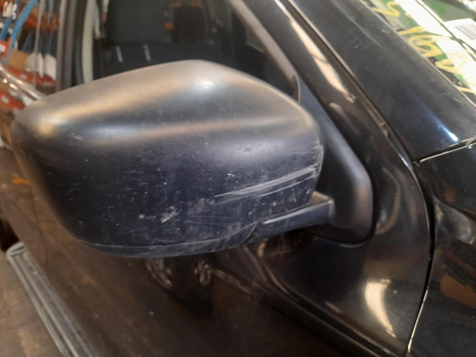 View Auto part Right Door Mirror Nissan Navara 2020