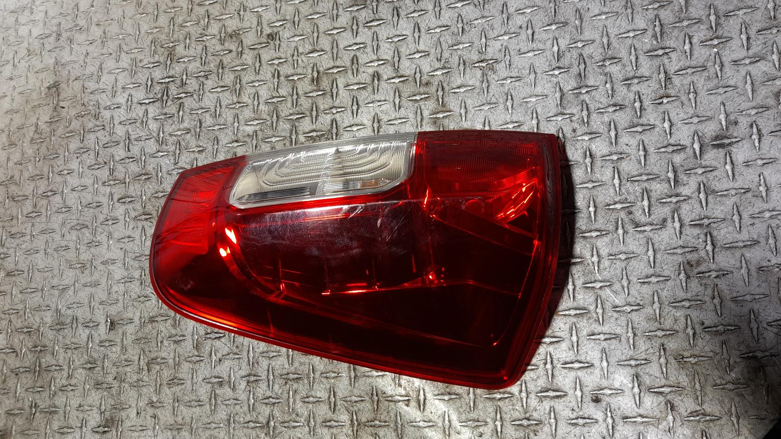 View Auto part Right Taillight Nissan Navara 2020