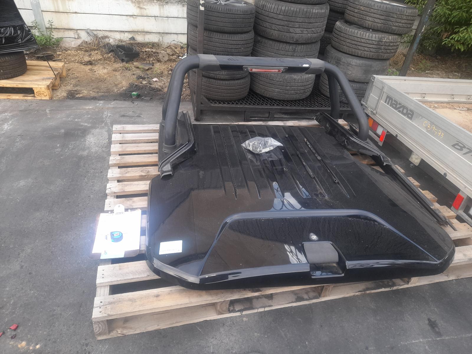 View Auto part Tonneau/Cover Nissan Navara 2020