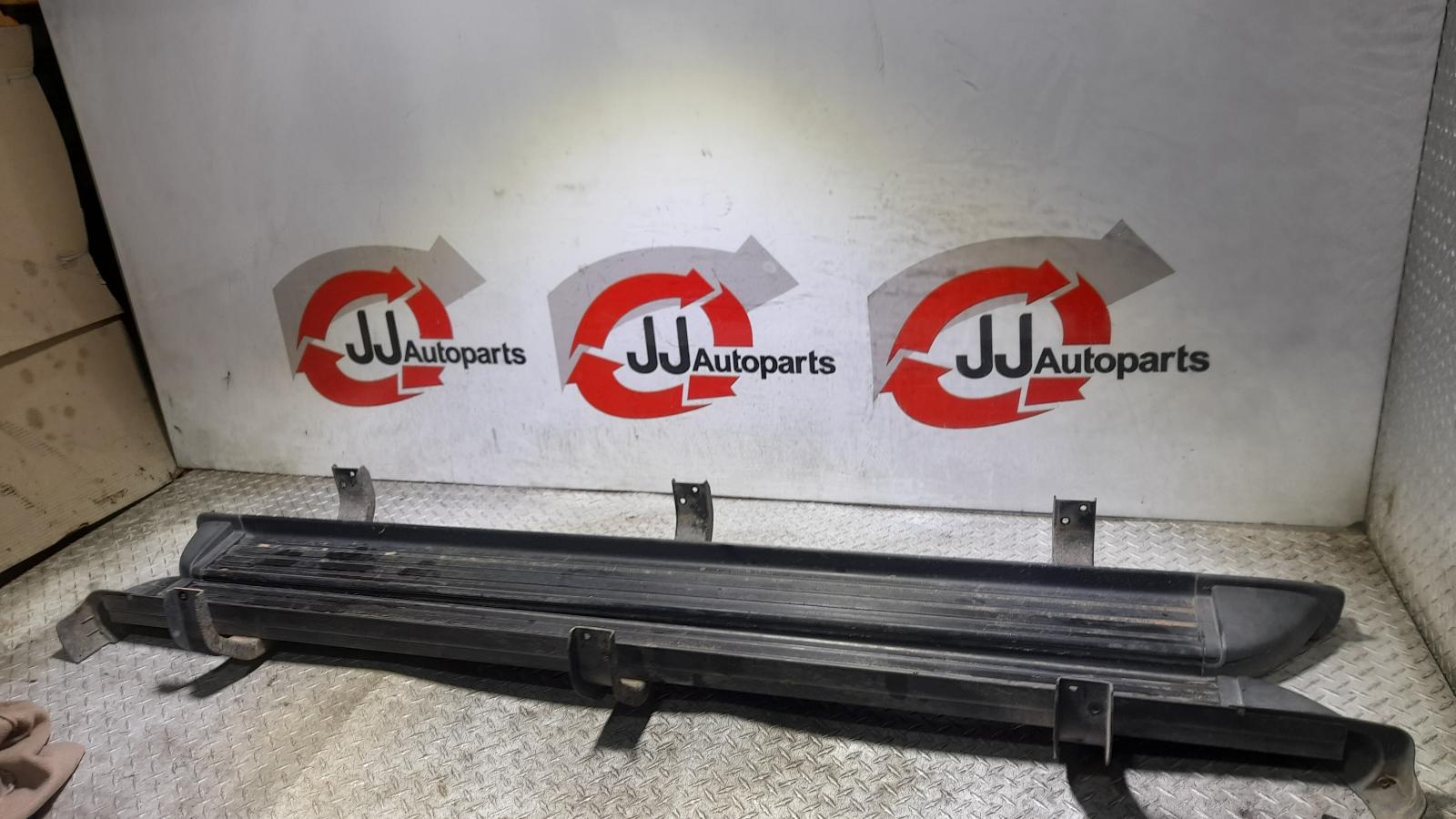 View Auto part Side Step/Skirt Nissan Navara 2020