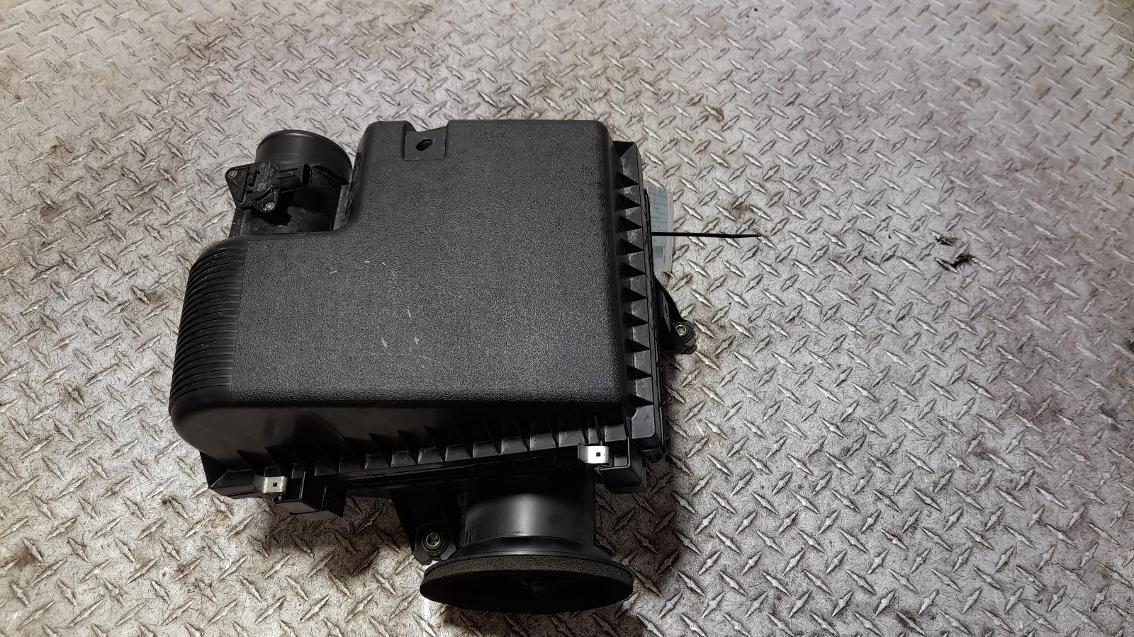 View Auto part Air Cleaner/Box Toyota Hilux 2022